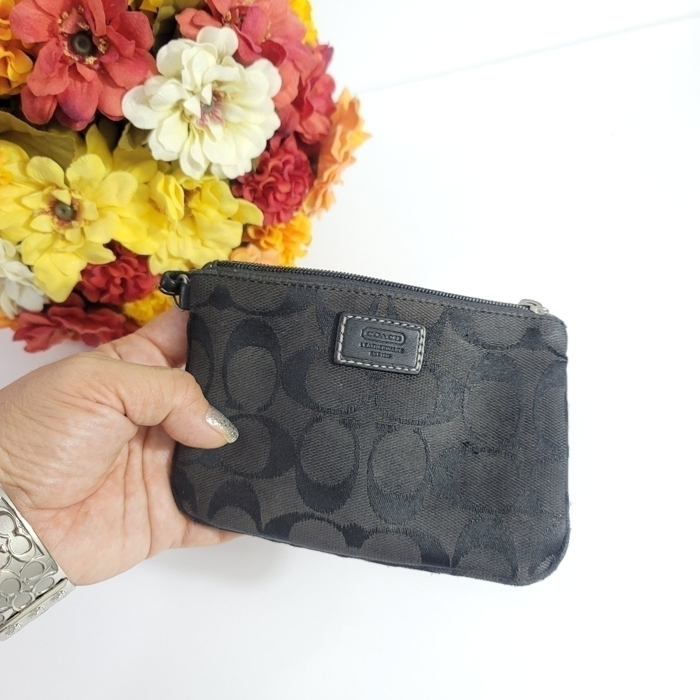 COACH WOMEN SIGNATURE WRISTLET BLACK - Picture 12 of 12